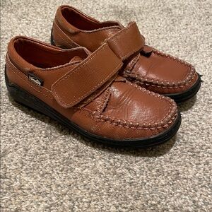 Venettini Kids / boys Tan Velcro Shoes size 28